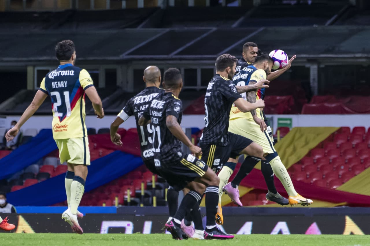 Con dos grandes goles de Sebastián Cordova y un potente cabezazo de Emanuel Aguilera en su regreso de la lesión, América consigue un triunfo clave frente a los Tigres en el Estadio Azteca.