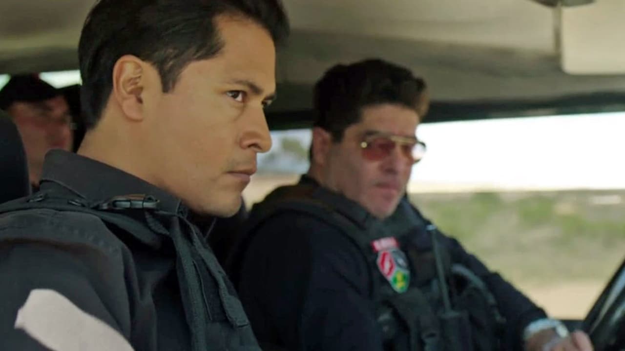 <b>Trujillo</b> es el segundo al mando de ‘
<b><a href="http://www.univision.com/series/el-chapo/harold-torres-es-el-cano-en-el-chapo" target="_blank">El Cano</a></b>’.