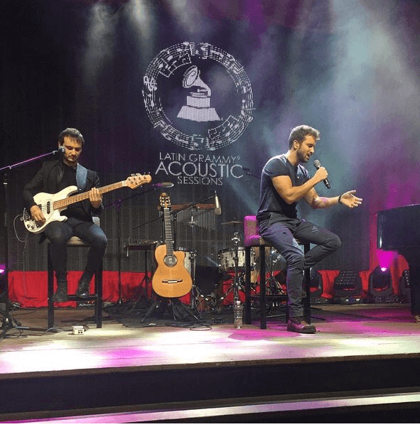 En el concierto, el cantante señaló que: "Me quedaría aquí toda la noche, estoy muy feliz de estar aquí".