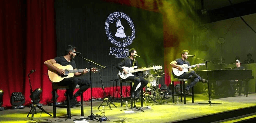 Y dejó para el final un momento súper folclórico con guitarras españolas con las que hizo un cierre de lujo.