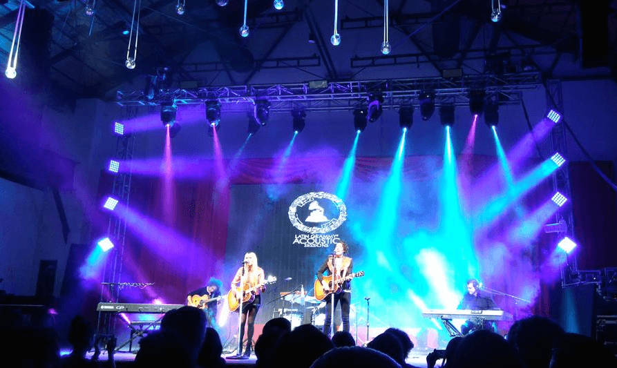 Ya que las hermanas están promocionando su disco 'Primera Fila: Hecho Realidad'.