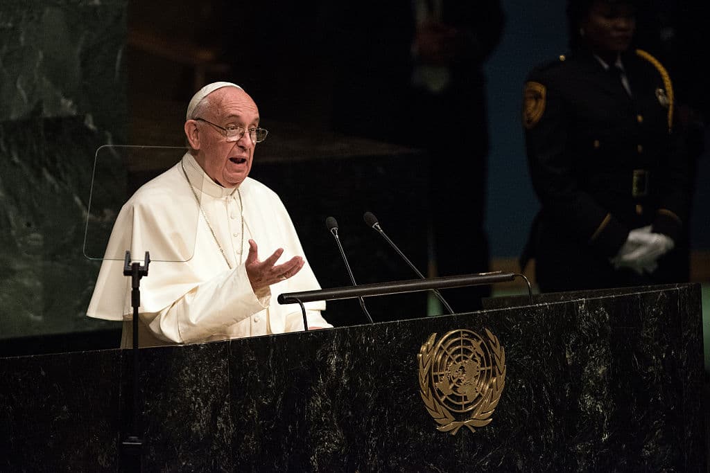 <b>Discurso en la ONU. </b>Uno de los momentos más destacados de su visita fue su discurso ante la Asamblea General de las Naciones Unidas el 25 de septiembre. En su mensaje, el Papa Francisco abordó temas cruciales como la protección del medio ambiente, la justicia social y la necesidad de una acción global para combatir la pobreza y la exclusión.