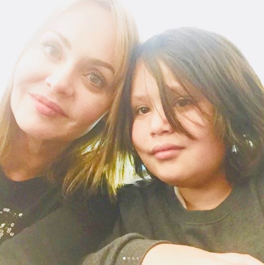 La actriz de 44 años de edad ha utilizado sus redes sociales para mostrar lo orgullosa que está de su hijo. Incluso, ha llamado a Gabriel de Jesús como su "único y verdadero amor".