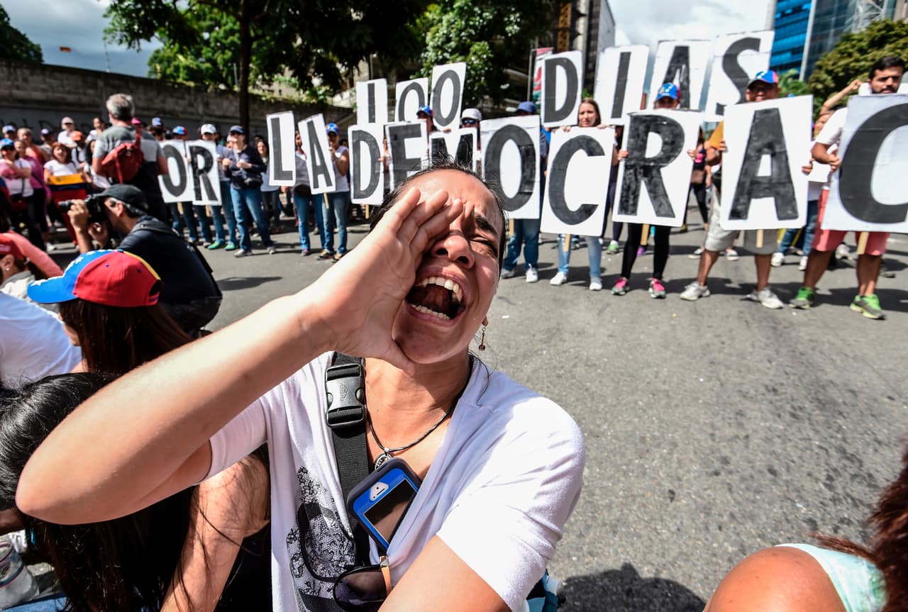 ¿Cómo se aplica la desobediencia civil en Venezuela contra el presidente Nicolás Maduro?