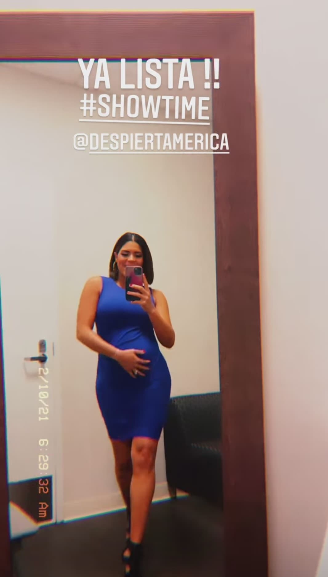 "La parte alta de mi espalda anchísima, de los senos ni hablemos, creo que pesan 30 libras cada uno. Las caderas las desconozco. El dolor de espalda me hace sentir como que me cayeron un montón de años encima" confesó en una entrevista para la revista 
<i>People en Español</i>.