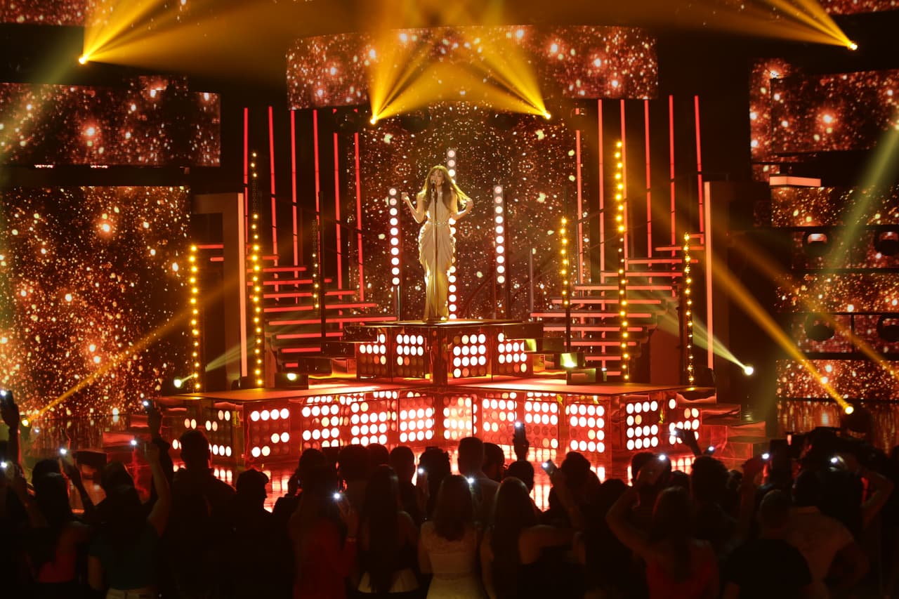 La estrella mexicana conquistó a las bellas y al público con una magistral interpretación de su nuevo sencillo ‘Vuélveme a querer’.