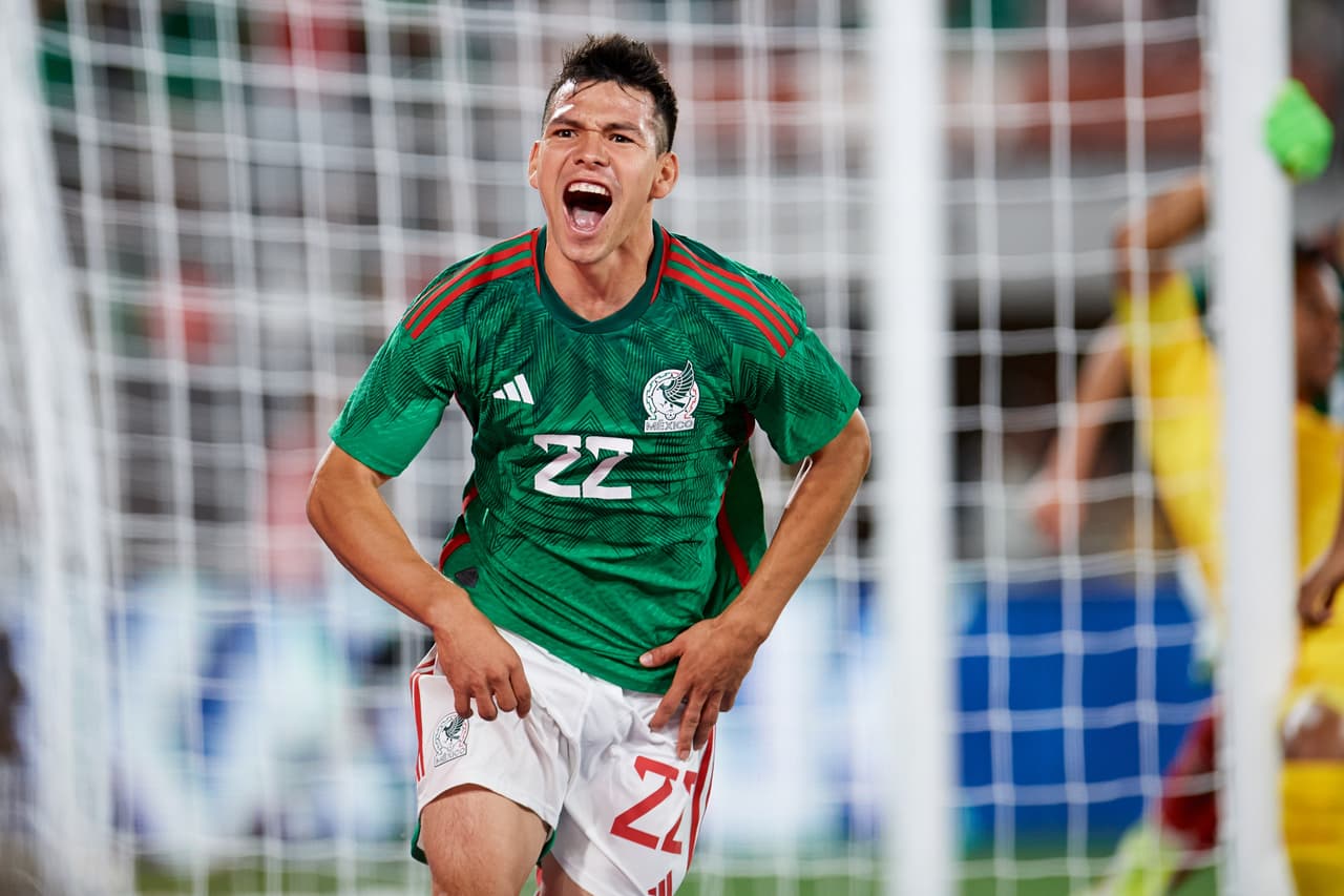 El 'Chucky' Lozano fuie el héroe en un partido apretado que se perfilaba para un empate sin goles.