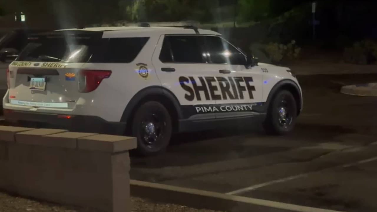 Equipo SWAT encabeza operativo en una vivienda a dos millas de distancia de la casa de Nancy Guthrie