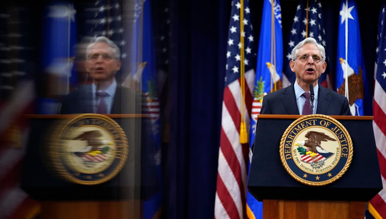 Responsables del asalto al Capitolio "de cualquier nivel" serán juzgados, asegura el fiscal general Garland