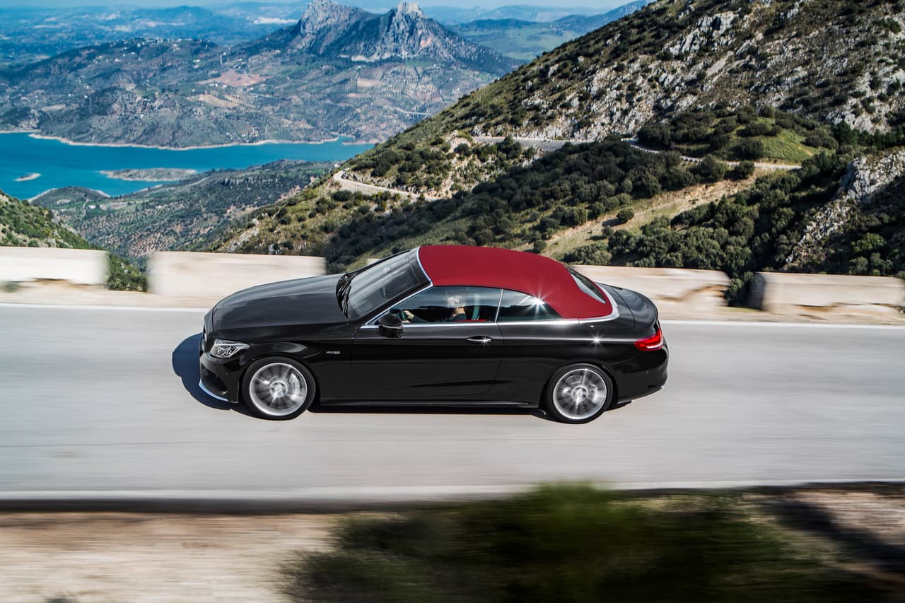 El Mercedes-AMG C43 Cabriolet acelera de 0 a 60 millas por hora en sólo 4.7 segundos
