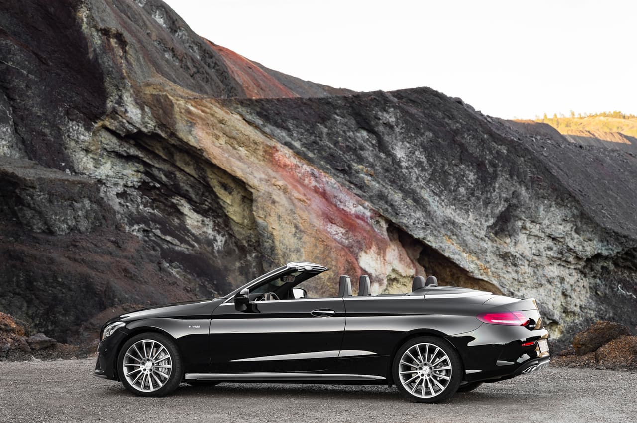 Mercedes-AMG C43 Cabriolet: ¿Quien hubiese imagino lo útiles que son 362 caballos de fuerza para disfrutar del sol?