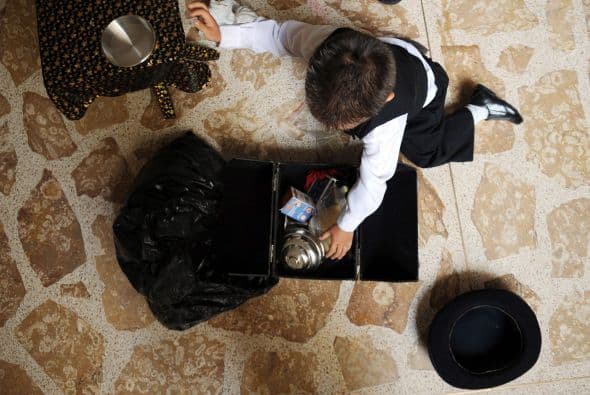 Su padre, el señor Luis Fernando Giraldo cuenta que el pequeño siempre mostró un talento excepcional, lo que hizo que grandes magos colombianos lo adoptaran en el arte.