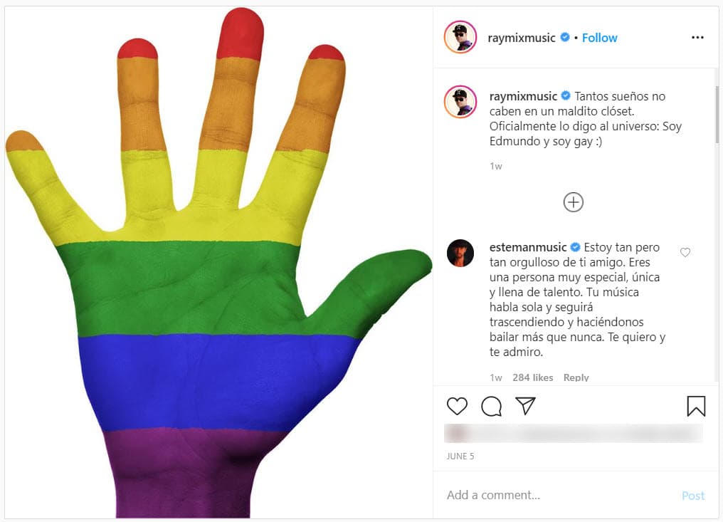 "
<b>Soy gay y eso no cambia nada de mí</b>, la música seguirá siendo la misma. Hoy soy más libre, más feliz que nunca, porque ahora sé que puedo expresarme como en realidad soy, y además soy orgullosamente gay". 
<br>