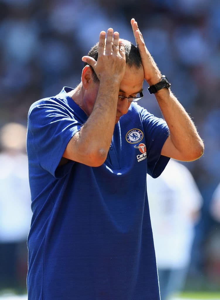 Fue debut con derrota y título perdido para el exentrenador italiano del Napoli Maurizio Sarri, contratado recientemente por el Chelsea en reemplazo de su compatriota Antonio Conte.