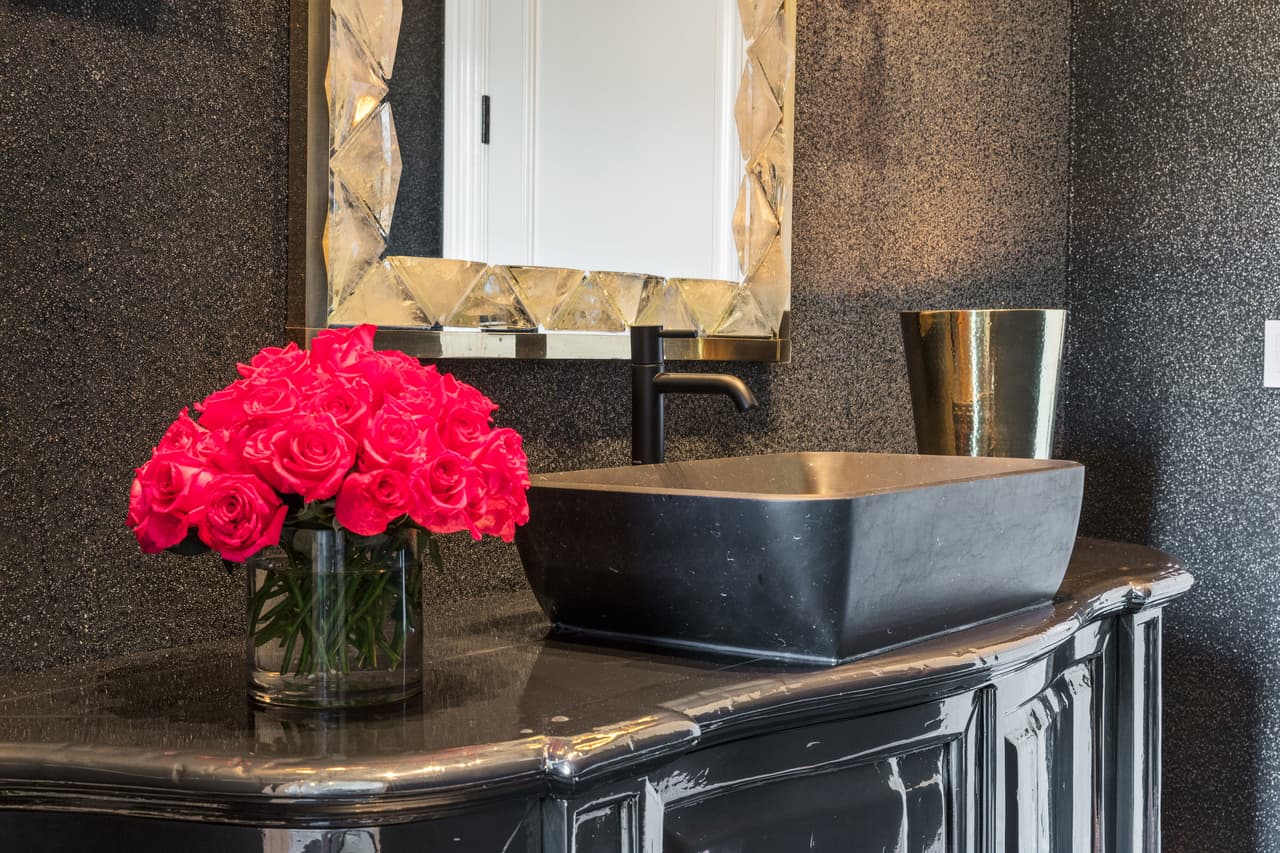 Los lujos y finos detalles no faltan en la mansión que ocuparán durante el verano Kylie Jenner, Travis Scott y Stormi.