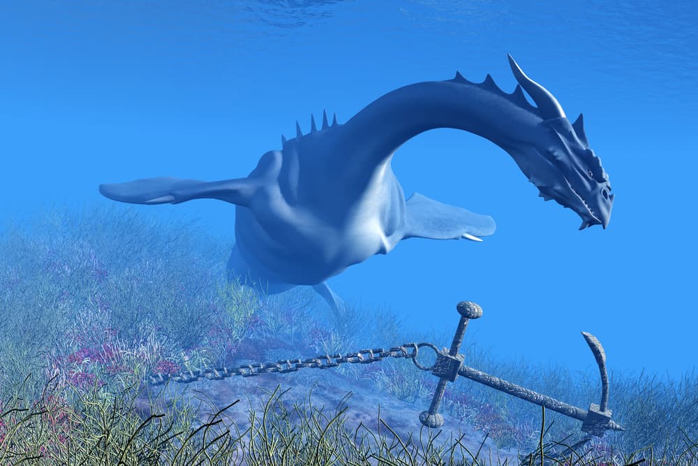 <b>CIREN-CROIN</b> - Proveniente de una leyenda escocesa, esta criatura también similar a una serpiente gigantesca con semejanzas a un dragón, puede variar su tamaño hasta quedar como un pequeño pez y engañar a los barcos. Cuando lo atrapan, regresa a su terrorífica identidad para comerse a todos los tripulantes del navío.