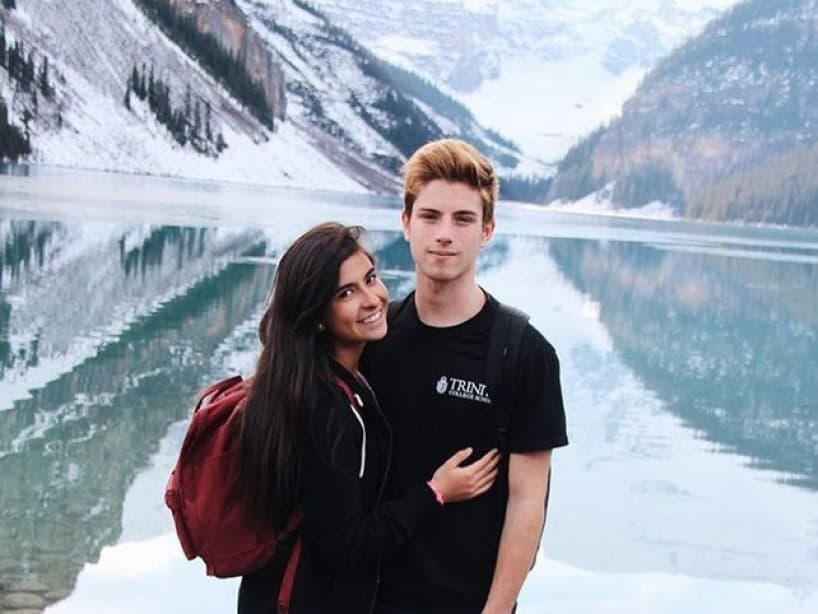 En noviembre de 2016, trascendió que 
<b><a href="https://www.univision.com/shows/despierta-america/romance-de-juventud-adal-ramones-y-ludwika-paleta-podrian-ser-consuegros-video" target="_blank">Nicolás Haza tenía un noviazgo con Paola Ramones Valencia</a></b>, hija de Adal Ramones. 
<br>