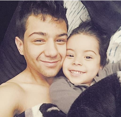 Pero qué amoroso es Luisito.