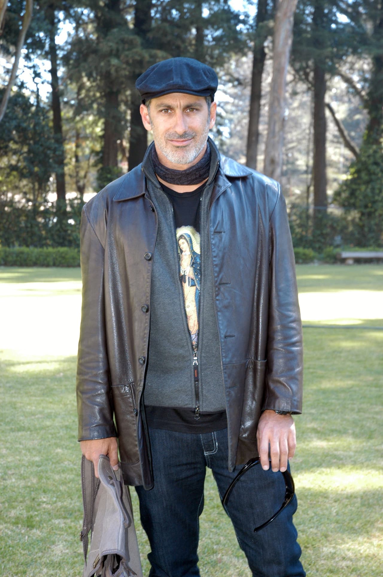 Julio Bracho da vida a ‘
<b>Coronel Thomas Morrison</b>’, el gran villano de esta historia. Amante de la ciencia y la tecnología, quien forma parte de un programa de manipulación genética, no autorizado por el gobierno. Tras ser encarcelado por dicho proyecto, comenzará su obsesión por capturar a 
<b>‘Los Elegidos’.</b>
<br>