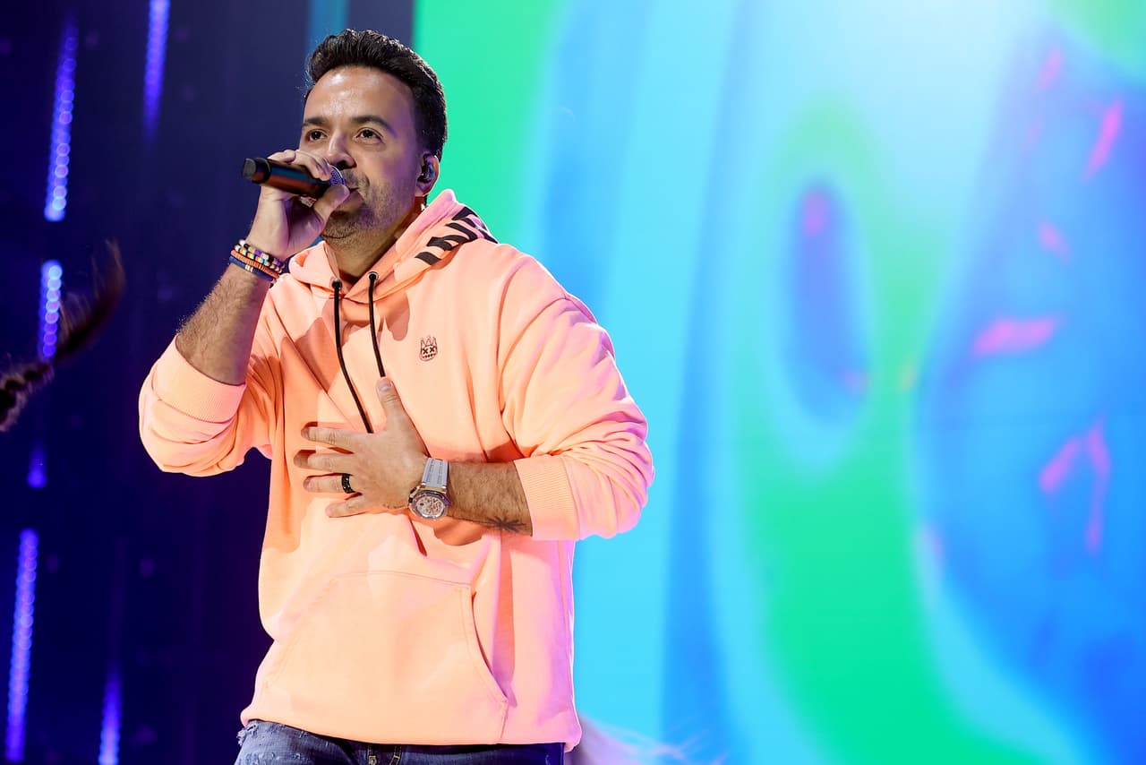 Además de su presentación estelar, Luis Fonsi también podría terminar la noche con varios galardones, pues está nominado en cuatro categorías.