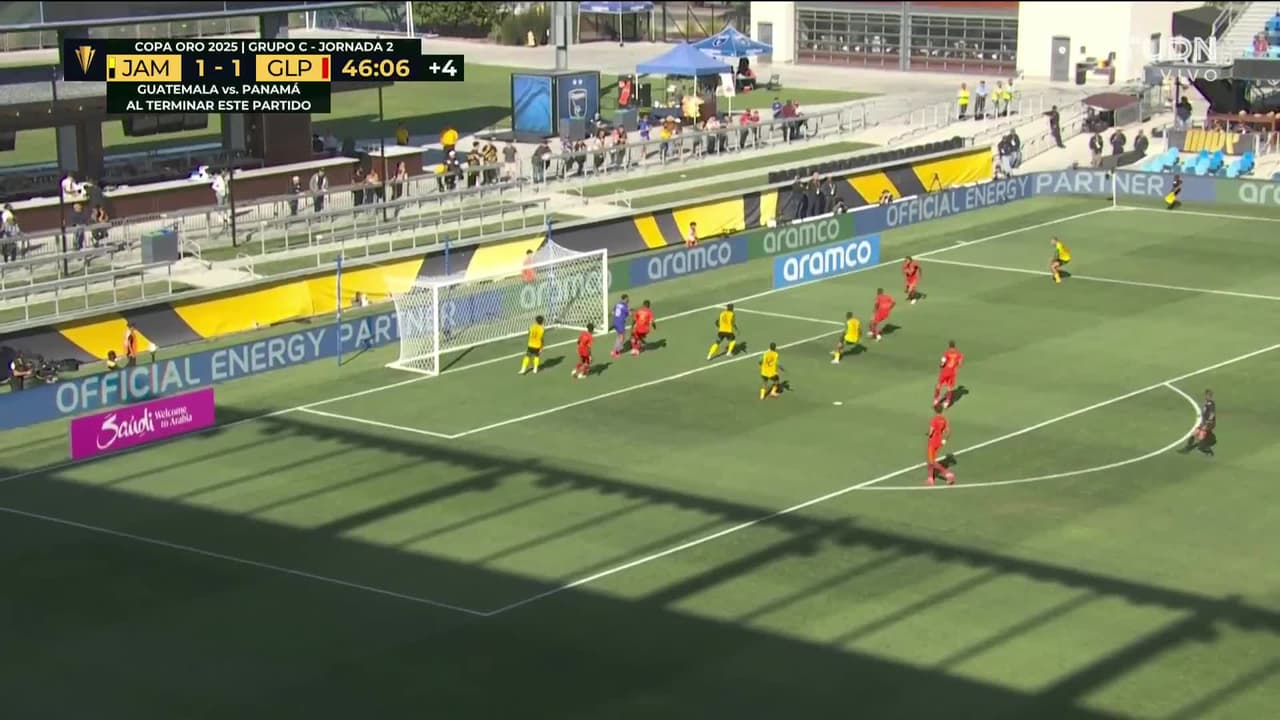 ¡TIRO ATAJADO! disparo por Jordan Leborgne.