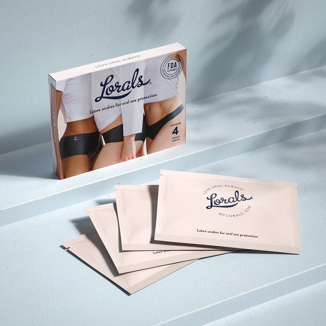 Vienen en paquetes individuales y, al igual que el condón, deben desecharse después de cada encuentro íntimo.