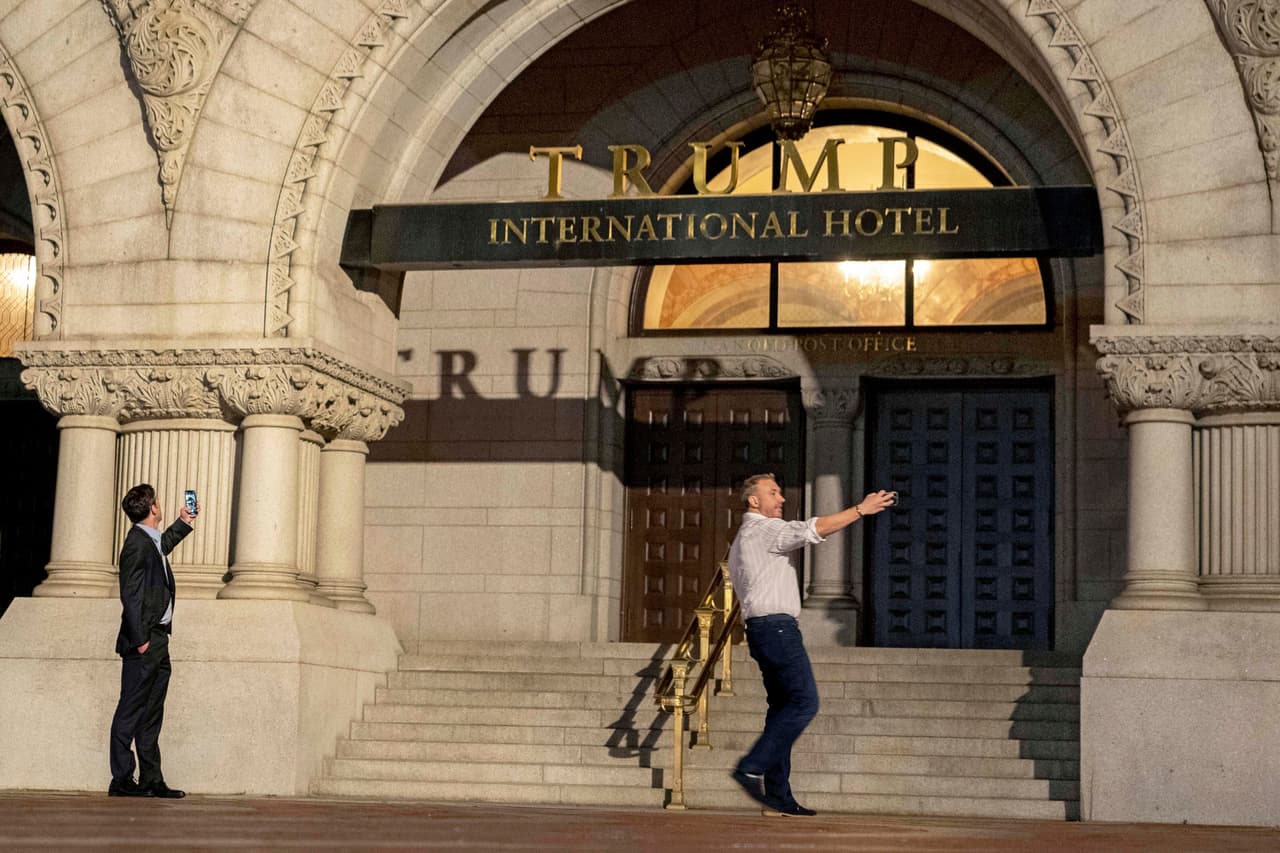 La Organización Trump cobró "tarifas exorbitantes" por habitación a agentes del Servicio Secreto, muestra reporte del Congreso