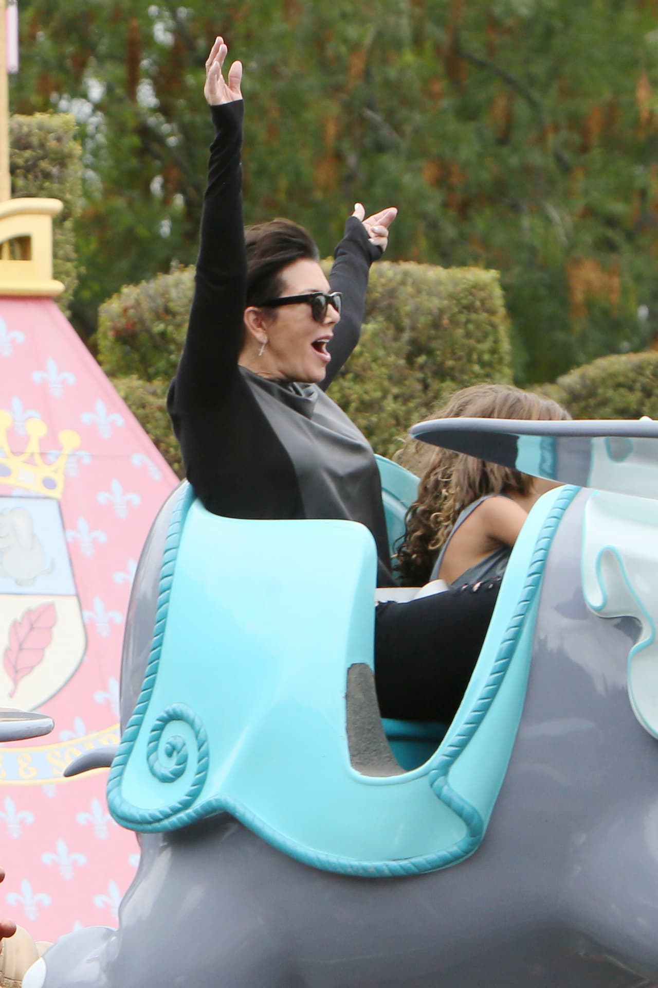 Las Kardashian en Disney por los tres años de Penélope.