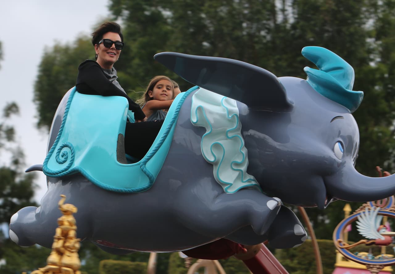 Las Kardashian en Disney por los tres años de Penélope.