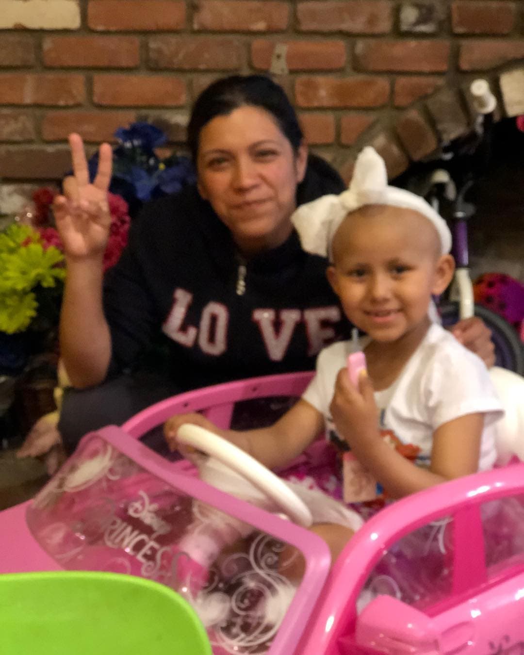 Jomari se refiere a la pequeña como "mi princesa" y no desaprovecha cada oportunidad que tiene para mandarle buenos deseos.