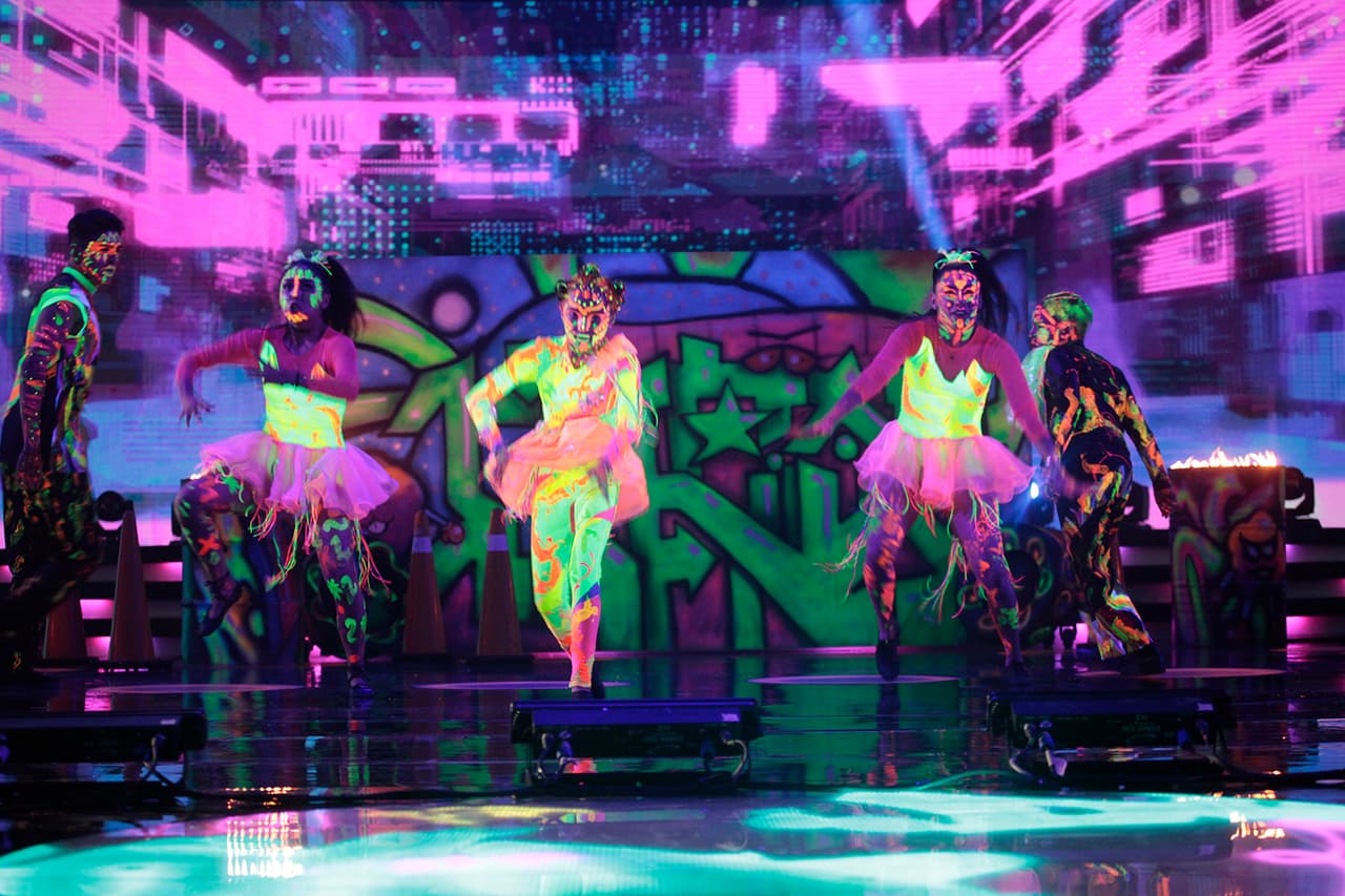 Flor y Yahir sorprendieron a todos con su espectacular coreografía. A ritmo de 'Yeke yeke', los bailarines de 'Mateo y los Súpersabios' también obtuvieron calificación perfecta.