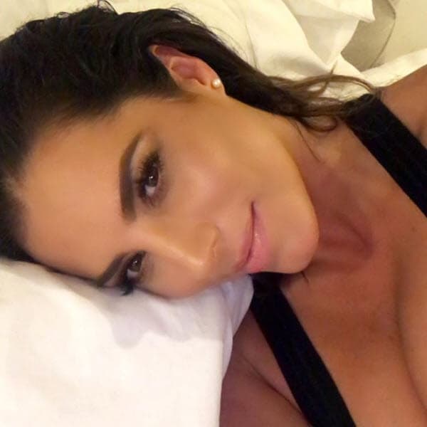 Meses después, a la actriz se le empezó a relacionar sentimentalmente con
<b> Jaime Mayol</b>, aunque en repetidas ocasiones 
<b>Espino</b> aseguró que solo eran buenos amigos y compañeros de trabajo.