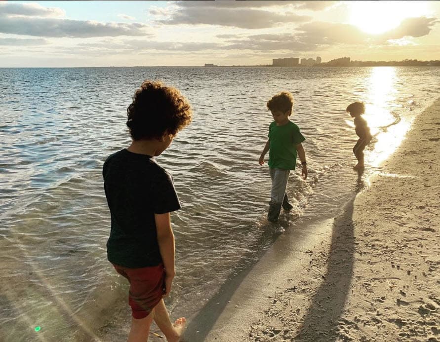 "Ese mismo vacío 
<b>lo sentí en el alma y quería llorar</b>. Pero repetía en mi mente: '¿cómo te vas a sentir así? no puedes estar triste por esto, aún no sabías del embarazo. No pasa nada, no tiene sentido que quieras llorar'", se repetía a ella misma.
<br>