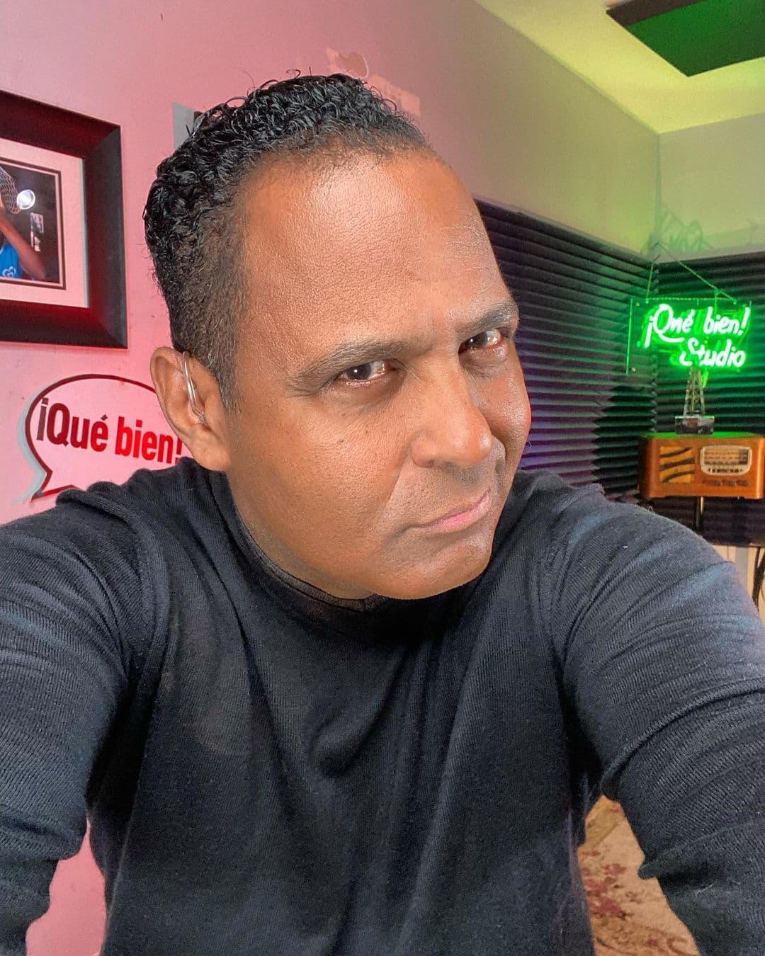 Desde 'Qué bien studios', Tony Dandrades nos acompaña con sus opiniones picositas en Sin Rollo.