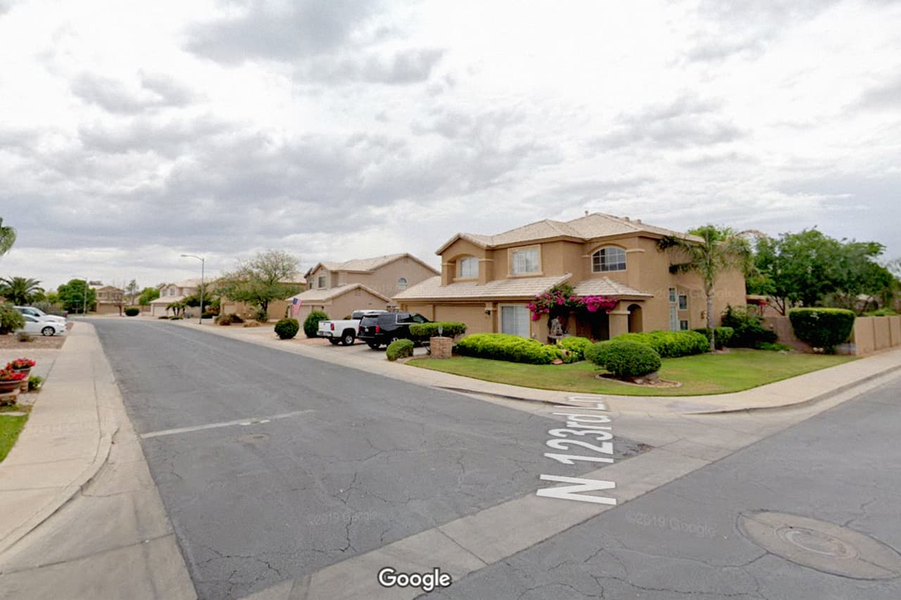 <b>Puesto 6. El Mirage, Arizona</b>
<br>
<br>Variación del precio promedio de la vivienda en un año: +24.3% (+52,657 dólares).
<br>
<br>Valor promedio de la vivienda en marzo de 2021: 269,452 dólares.
<br>
<br>Variación de la población en un año: +0.9% (+329 habitantes).
<br>
<br>Población: 35,333 habitantes.
<br>
<br>Variación del ingreso familiar promedio en un año: +6.5% (+3,570 dólares).
<br>
<br>Ingreso familiar promedio: 58,216 dólares.
<br>