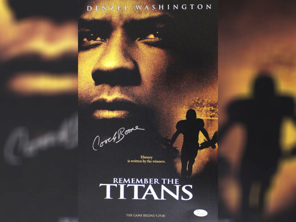 Remember the Titans | Cuenta la historia de dos escuelas, una con jugadores blancos y otra con jugadores afroamericanos, donde están obligados a convertirse en un solo equipo, el reto de integrarlos no es fácil, pues la historia se desarrolla en Virginia, en el año de 1971.
