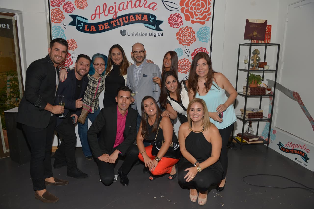 Hace unos días había hablado de un proyecto muy especial y finalmente pudo presentar a #AleLaDeTijuana frente a un grupo de amigos y colegas. Los presentes disfrutaron de la webserie entre risas y lágrimas. 
<a href="http://www.univision.com/shows/la-banda/aleladetijuana-revela-como-cruzo-la-frontera-video" target="_blank"><b>Aquí puedes ver el primer capítulo</b></a>.