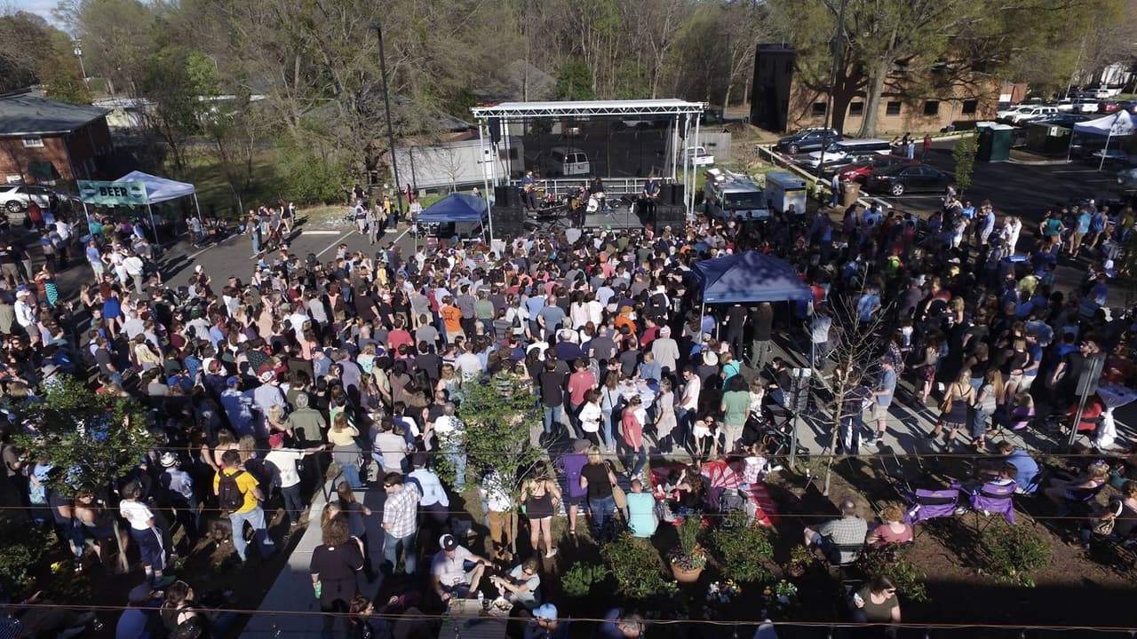 <a href="https://www.facebook.com/events/bond-brothers-beer-company/the-bond-brothers-mid-town-square-festival/1068748473865812/"><b>Mid-Town Square Spring Festival (2 de abril)</b></a>: Celebrado en Bond Brothers Beer Company en Cary, este festival de entrada gratuita presenta camiones de comida, artistas locales, música en vivo y, por supuesto, las cervezas galardonadas.