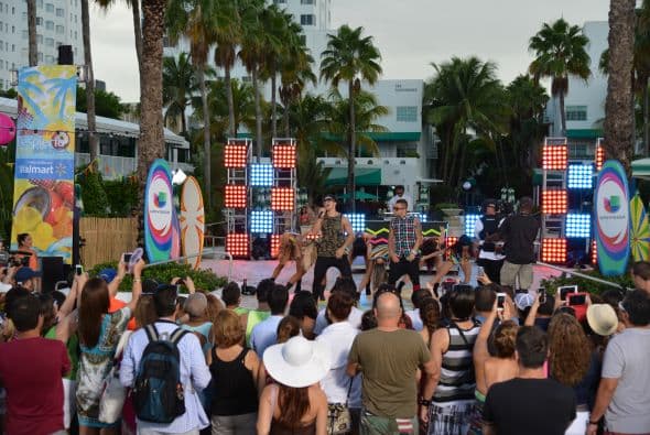 Juanes, Calibre 50 y Chino y Nacho