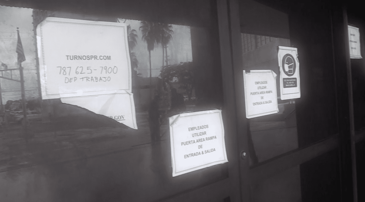 Policía arresta a cuatro personas en el Departamento del Trabajo