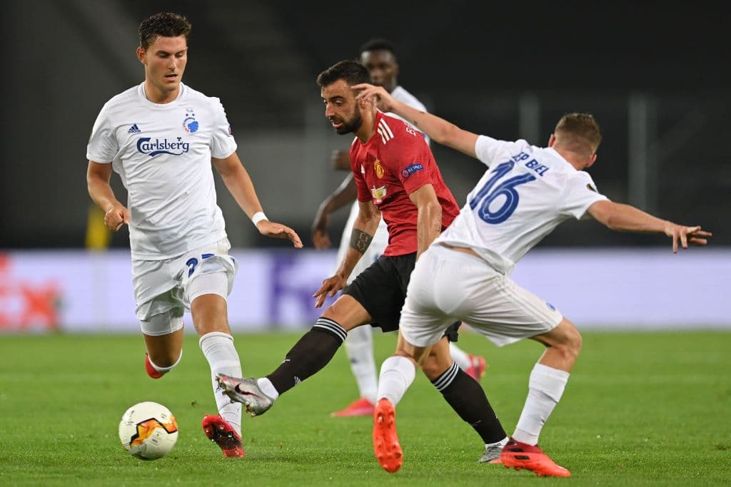 Con gol de Bruno Fernandes desde el punto penal, el Manchester United consigue su pase a la siguiente ronda y esperan rival en las semifinales.