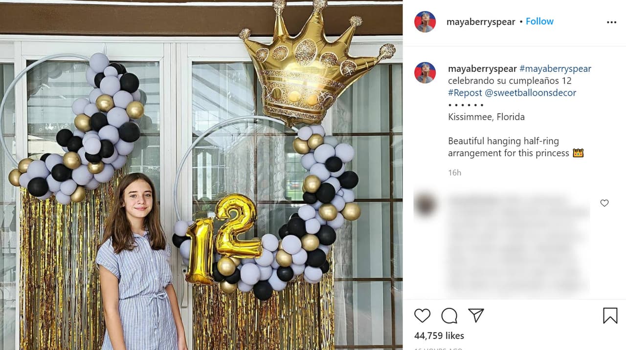 A través de su cuenta de Instagram publicó 
<b><a href="https://www.instagram.com/p/CGLv0WRlNMY/" target="_blank">esta foto </a></b>con la que se ve parte de la decoración de la fiesta que sus seres queridos le organizaron. 
<br>