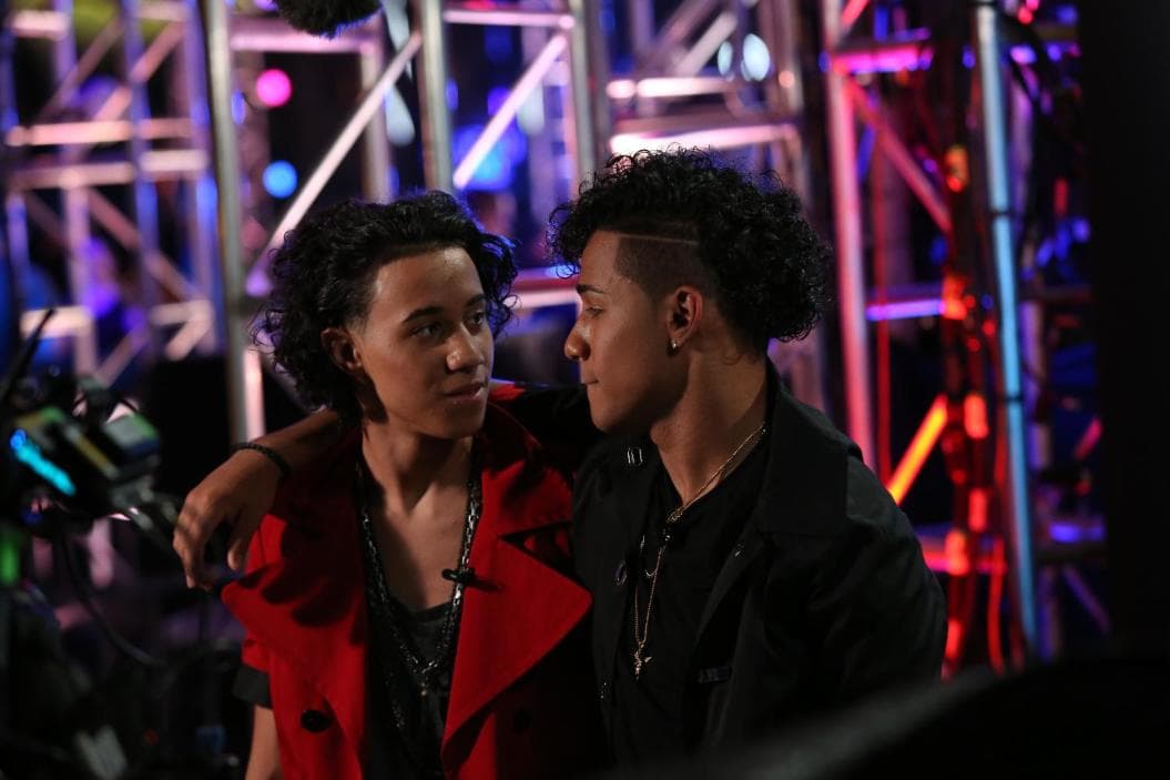 Richard no recibió el voto de Alejandro Sanz pero se encargó de demostrarle que tenía talento y hasta le reclamó por no haber creído en él. Ahora Richard disfruta en la banda ganadora, conocida como CNCO.