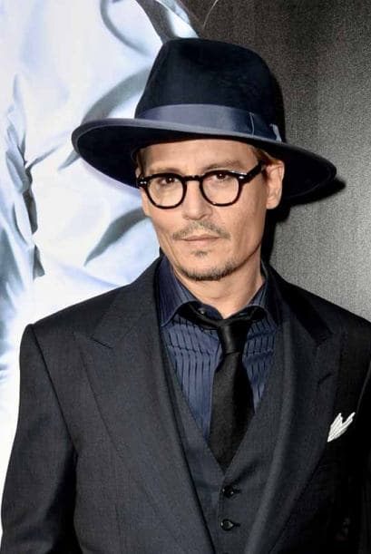 La prometida de Johnny Depp, Amber Heard dejó en claro con qué atrapó al rey de los siete mares, el capitán Jack Sparrow. La también actriz sedujo la alfombra durante la premiere de la película "3 Days To Kill", mira las fotos y saca tus propias conclusiones.