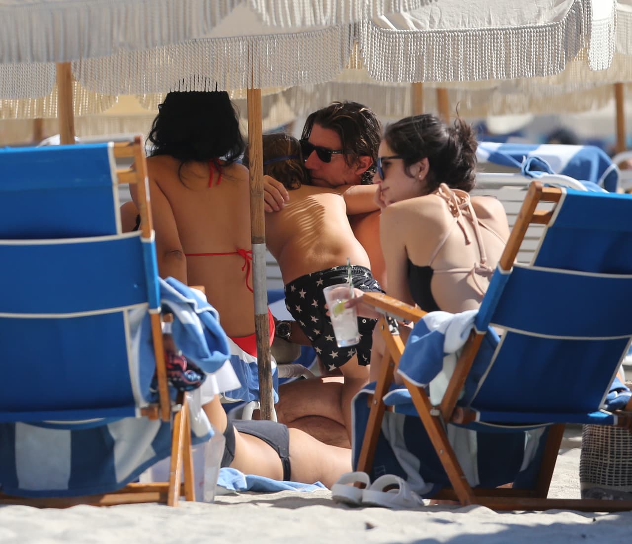 Rematado con un tierno abrazo entre los dos. ¡Qué cariñosos!