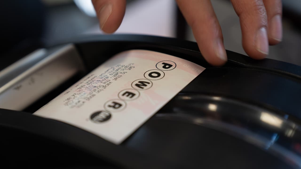 Powerball deja dos ganadores de $1 millón en Nueva York; premio mayor sube a $1.70 mil millones