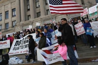 Manifestantes en más de 80 ciudades exigieron un alto a las deportaciones al gobierno de obama.