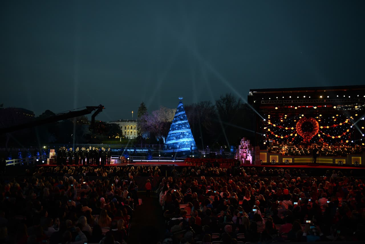 Como todos los años, el árbol de navidad fue colocado en el President's Park, frente a la fachada sur de la mansión presidencial.