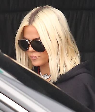 Pensativa sobre su futuro. Lo que queda claro es que lo más importante para ella en este momento es su pequeña True y este collar con el nombre de su pequeña nos los confirma.