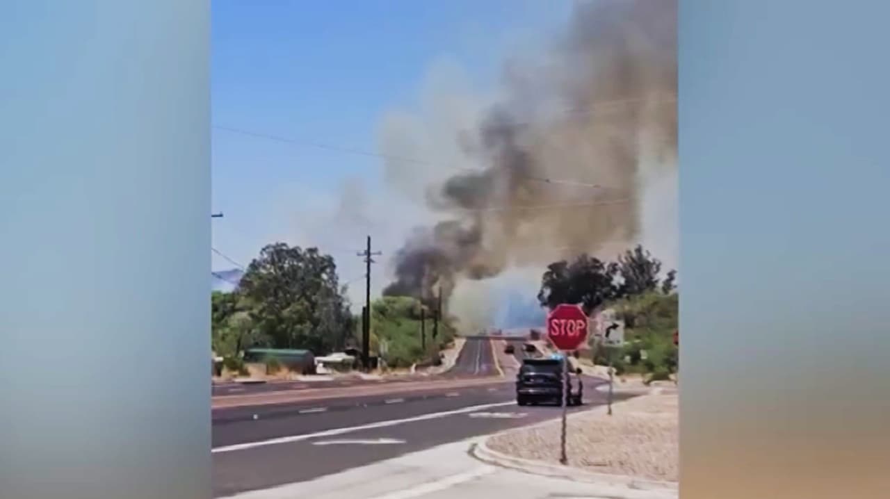 "Me quemó todo": El incendio Jones arrasa con casas rodantes y provoca evacuaciones en Wickenburg